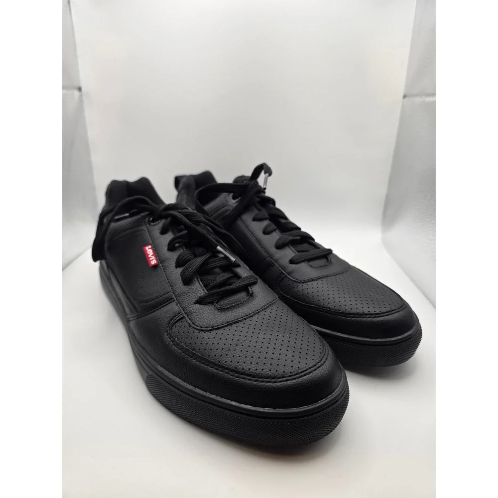 Levis Mens Black Synthetic Low Top Sneakers Size 9.5 US - Never worn